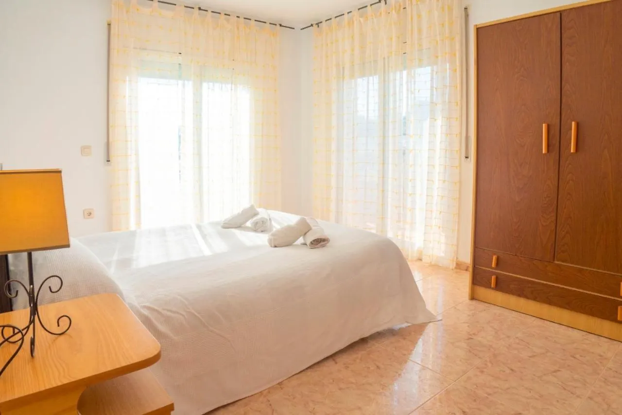 Club Villamar - Neron Cubelles 0*,  Spain